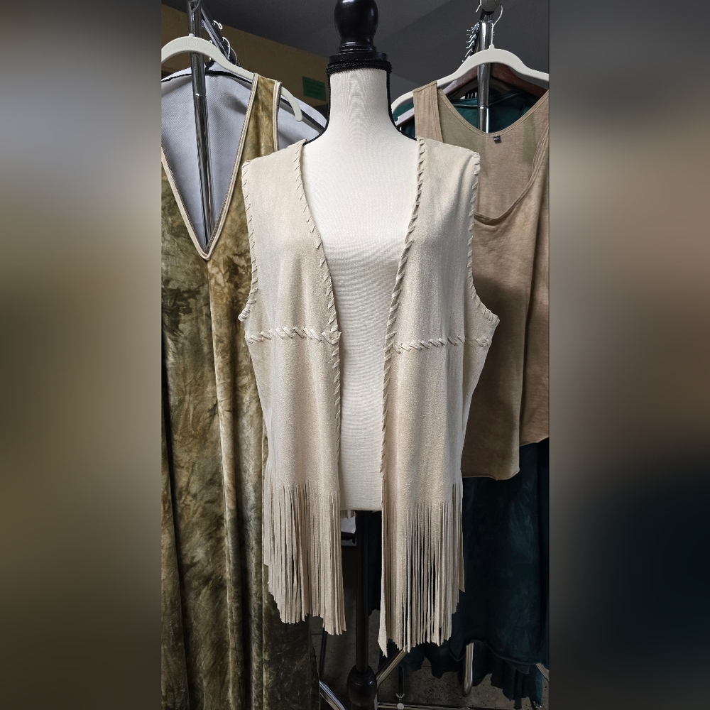 Fornia Faux Suede Fringe Vest Cream L/XL